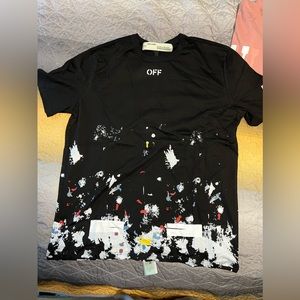 Off-White T-shirt